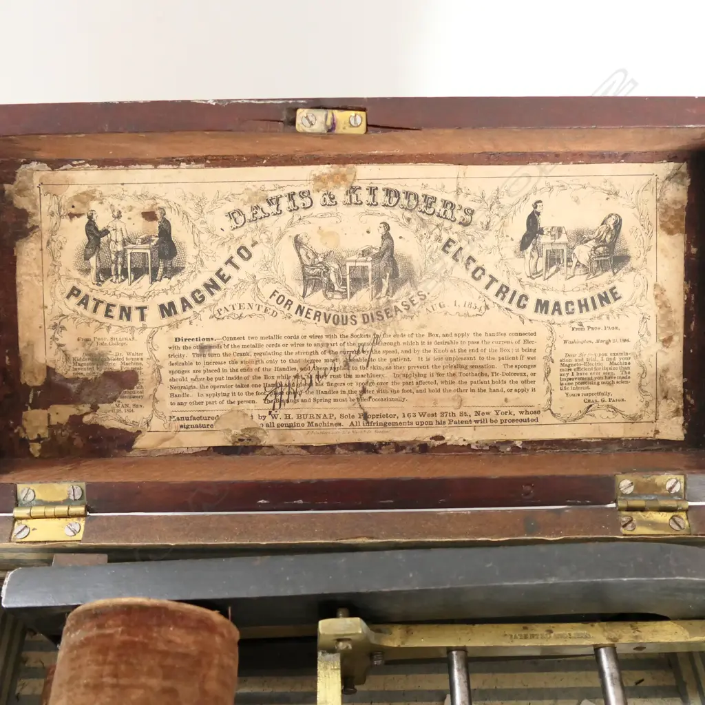 ELECTROTHERAPY DEVICE (PATENT MAGNETO-ELECTRIC MACHINE) by DAVIS & KIDDERS, IN MAHOG BOX. Image 1++